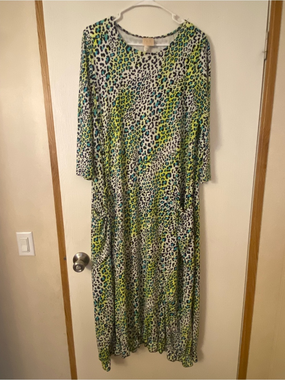 Zadie B’s Patterned Green Leopard-Print Maxi Dress with Three-Quarter Sleeves